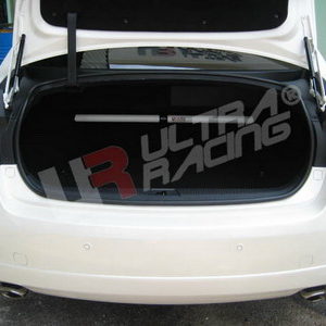 Toyota Mark X 04-09 2.5 UltraRacing Rear Upper Strutbar